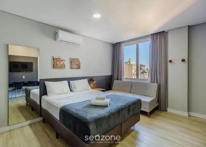 Cond. C/ Piscina Prox. Pq.redencao Tco1216 Porto Alegre